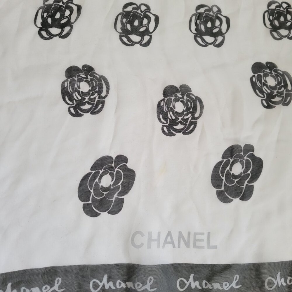Vintage Chanel Black and White 100% Silk Scarf Long Rectangular RARE 59 x 20 - Picture 13 of 16
